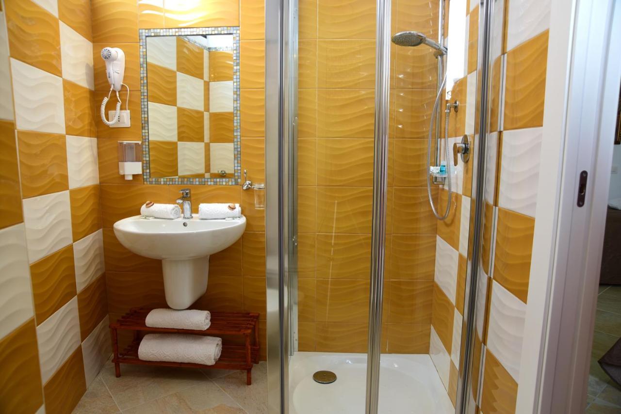 Armonia Rooms Termoli Exteriör bild